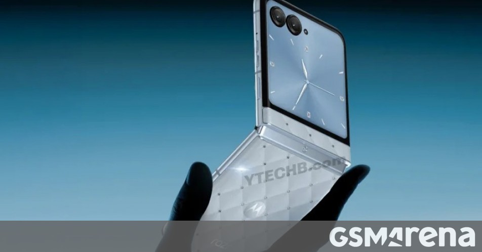 Motorola is working on a blinged-up Razr Motorola is working on a blinged-up Razr