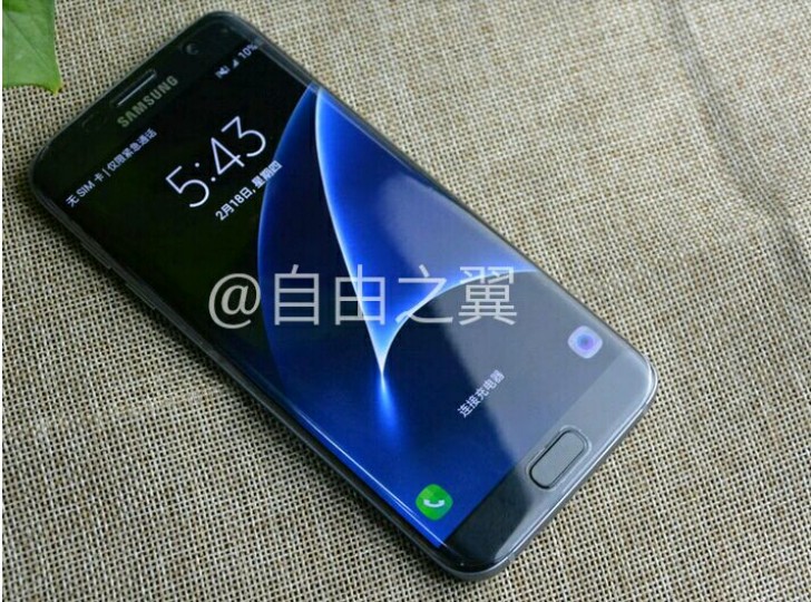 hack Spreekwoord Gepensioneerd Samsung Galaxy S7 edge photographed in the wild, again - GSMArena.com news