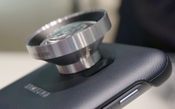 Samsung's Lens case offers lens attachments for the S7 and S7 edge