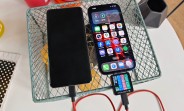Test: using the Realme P4 Power as a power bank for your iPhone