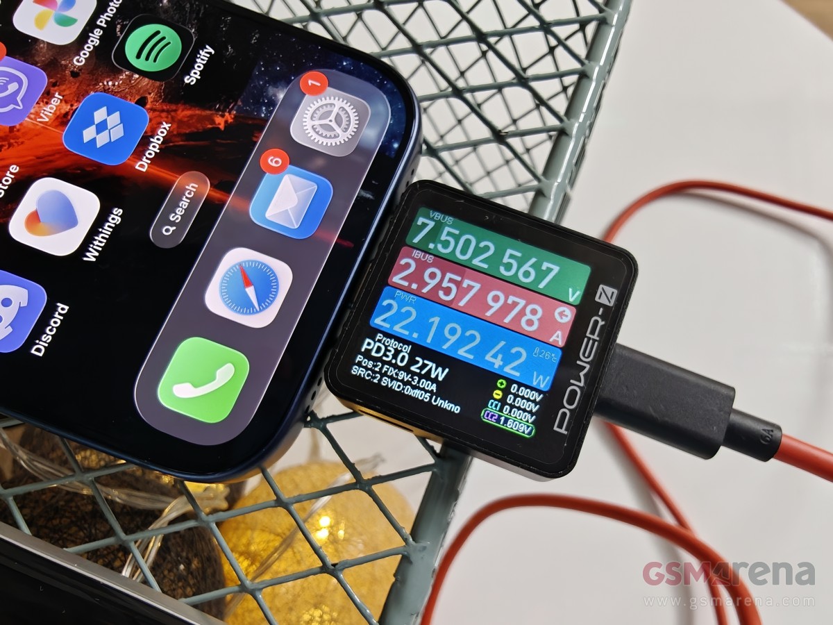 Test start: 22W power, iPhone at 7%