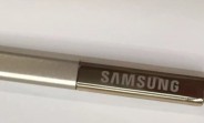 Alleged Samsung Galaxy Note 5 S Pen poses for the camera