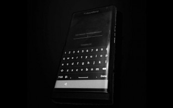 Alleged BlackBerry Venice photo shows onscreen keyboard