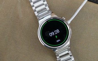 Huawei Watch update lets it show you the battery level while charging