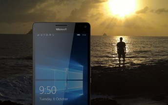 Does the Microsoft Lumia 950 screen have clipping issues?