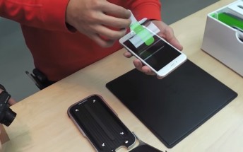 Apple starts iPhone screen protector installation program in Japan