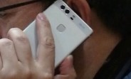 Huawei president allegedly spotted using dual-camera phone; is it the P9?