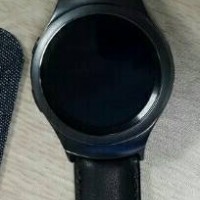 Alleged Samsung Gear S2 band adapter