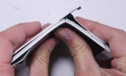 Watch Xiaomi Mi 5 crack and pop under pressure