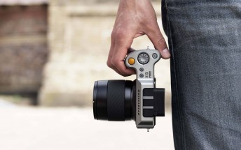 Hasselblad X1D is the company's first mirrorless medium format camera