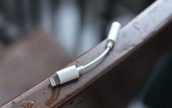 Apple's Lightning-to-3.5mm adapter for the iPhone 7 supposedly surfaces in Vietnam