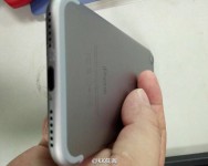 Alleged iPhone 7 back panel