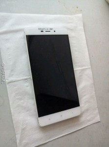 Xiaomi Redmi 4: Front