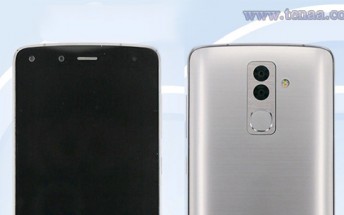 Seeing double: TCL 598 has four cameras, four!