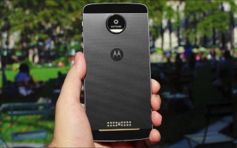 Nougat update starts hitting unlocked Motorola Moto Z units in US