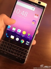 Alleged live images of the BlackBerry Mercury