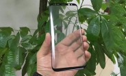 These are the glass panels for the Galaxy S8, allegedly