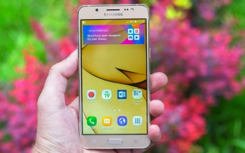 Samsung Galaxy J5 (2017) surfaces