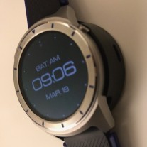 ZTE Quartz and its charging dock