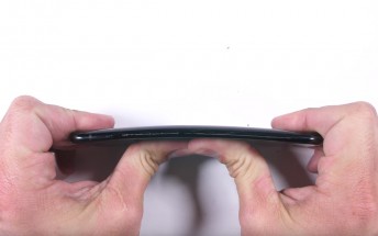 Xiaomi Mi 6 undergoes scratch, burn, and bend testing