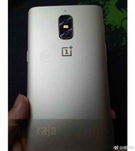 (Alleged) OnePlus 5 prototype: notice the LED flash