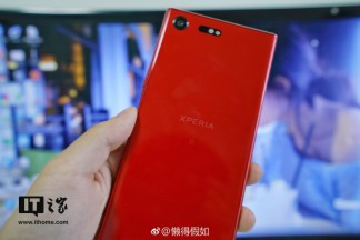 Red Sony Xperia XZ Premium