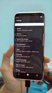 Alleged Galaxy S8 running Windows 10 Mobile