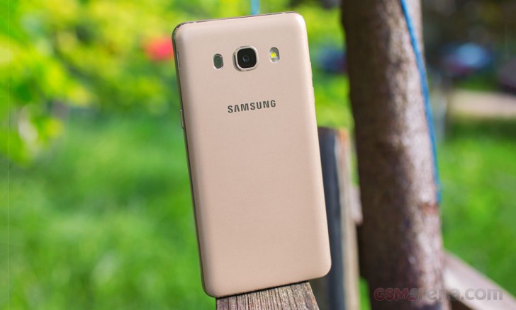 Review: Samsung Galaxy J5 2015