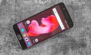 OnePlus 5 update rolling out with fix for rebooting when calling 911