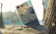 Sony Xperia XZ Premium scratches, burns, but doesn't crack when bent