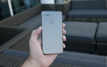 Hands-on with the Essential PH-1