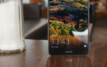Huawei names Mate 10 slim bezel screen EntireView Display