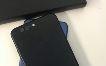 Honor V9 Mini allegedly leaks in live images