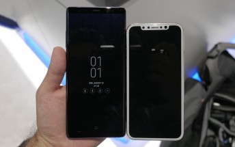 Exclusive: Galaxy Note8 and iPhone 8 dummy side by side