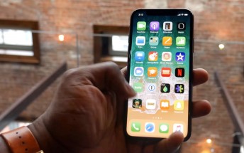 Apple gives early iPhone X access to some reviewers