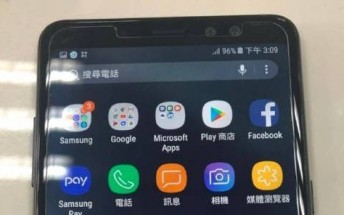 Galaxy A8+ (2018) is the new A7, poses for photos
