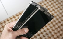 BlackBerry Keyone Bronze Edition vs. the regular silver version