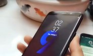 Fake Samsung Galaxy S9+ handled on video