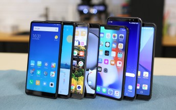 Samsung stays on top with 317M shipments in 2017