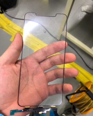 Leaked iPhone X Plus display parts