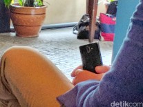 Spy photos of the Nokia 9 (or perhaps the Nokia 7 Plus)