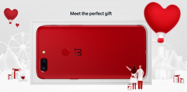 Emily Ratajkowski gives away OnePlus 5T phones to 5 lucky couples