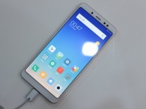 Hands-on images of Xiaomi Redmi Note 5 Pro