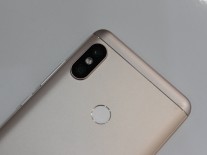 Hands-on images of Xiaomi Redmi Note 5 Pro