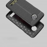 More images of Moto Z3 Play in the protective case