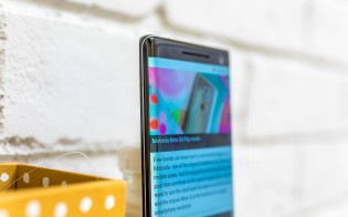 Nokia 8 Sirocco curved screen and color shift