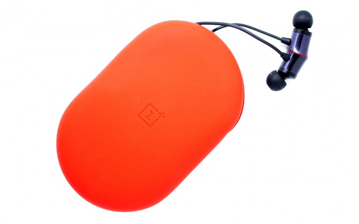 Oneplus bullets discount wireless pouch buy