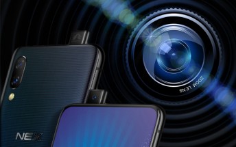 Counterclockwise: selfie photography with cameras that rotate and slide