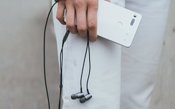 Essential now offers free Earphones HD with Essential Phone purchases