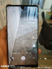 ZTE nubia Z18 poses for a few unofficial photos